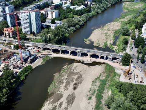 Strombrückenzug Magdeburg von oben